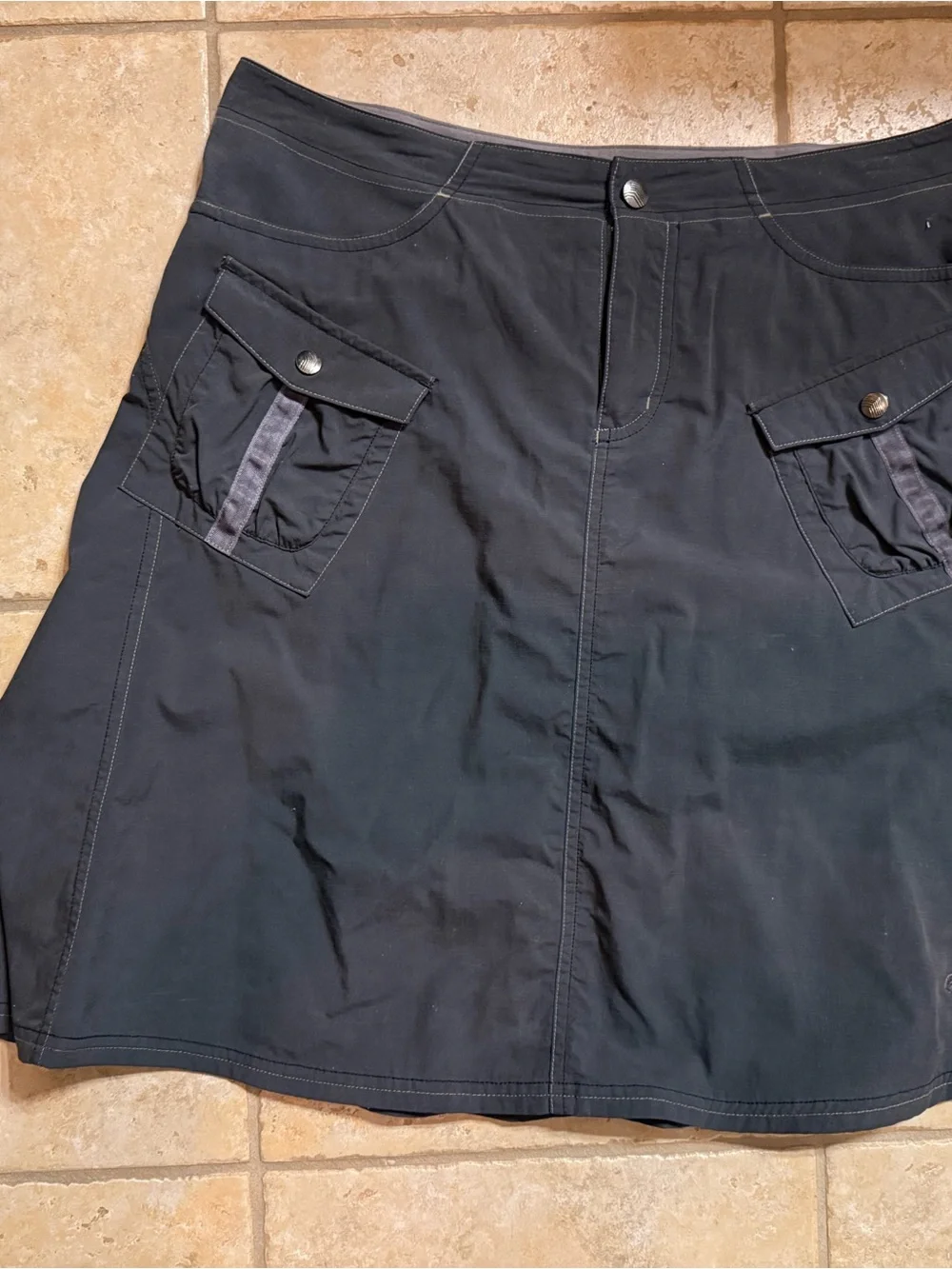 Sporty Mountain Hardwear dark gray A-Line Skirt - Casual Pocket Detail